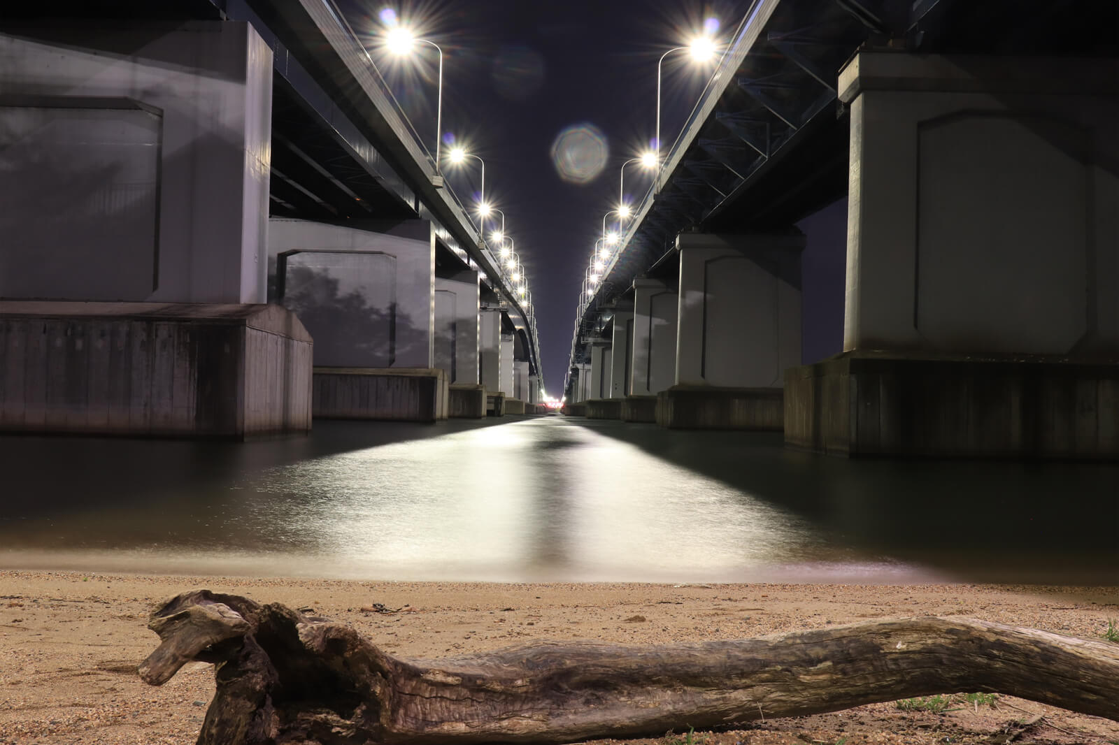 夜の琵琶湖大橋 フリー写真素材のふくなな